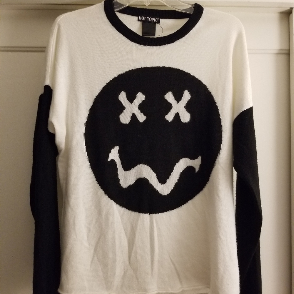 Hot Topic Lightweight Sweater